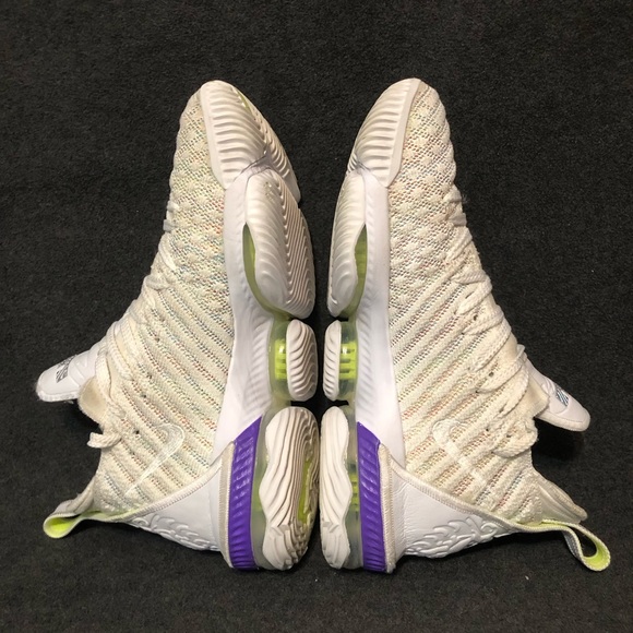 Nike Lebron 16 Buzz Lightyear Volt White Purple Grape AO2588-102 Men's Size 8 - Picture 7 of 10